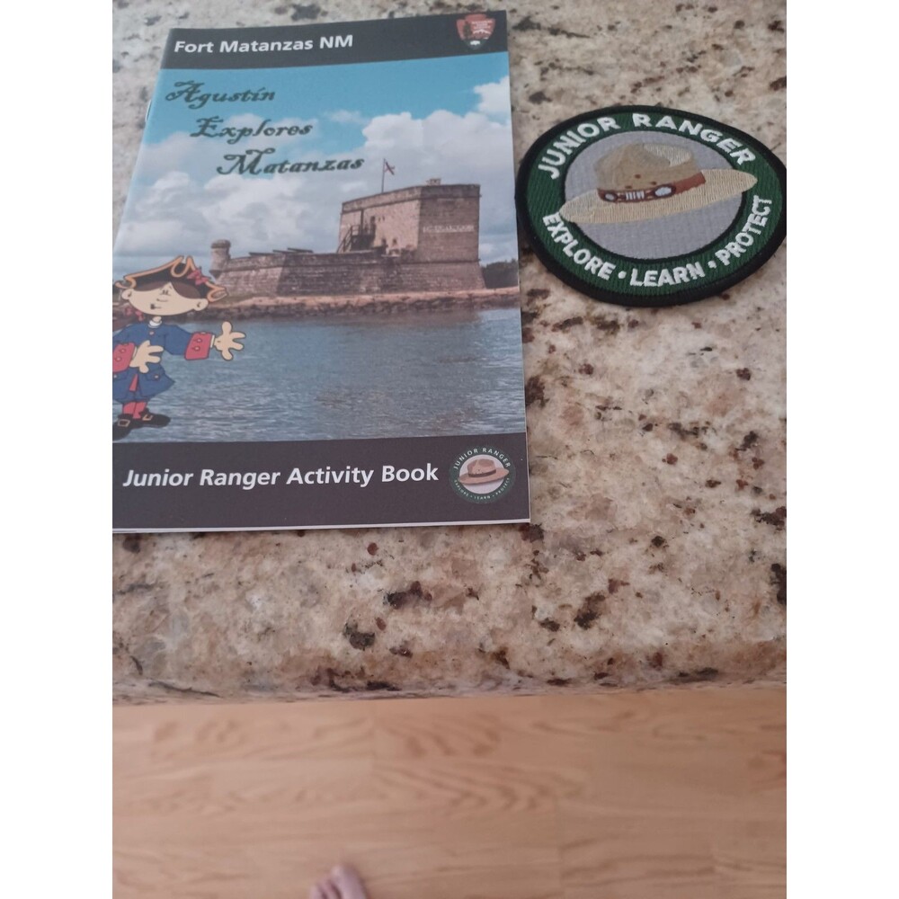 NPS Jr Ranger Activity Book & Embroidered Jr Ranger Patch NEW - Picture 2 of 2